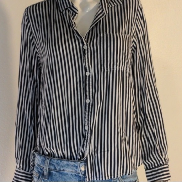 Velvet Heart Navy and White Striped Button-Up Shirt - Picture 5 of 5